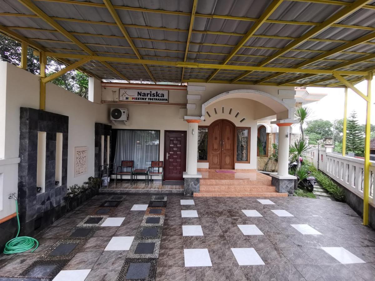 Nariska Suite Homestay Джокьякарта Экстерьер фото