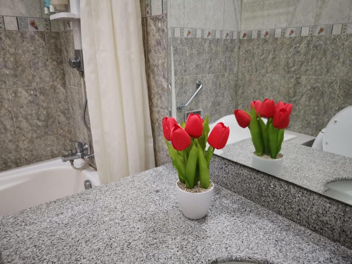 Nariska Suite Homestay Джокьякарта Экстерьер фото